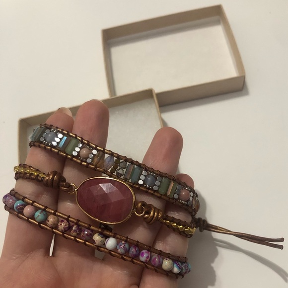 NEW Gemstone wrap bracelet with heart-shaped closure - Picture 2 of 6